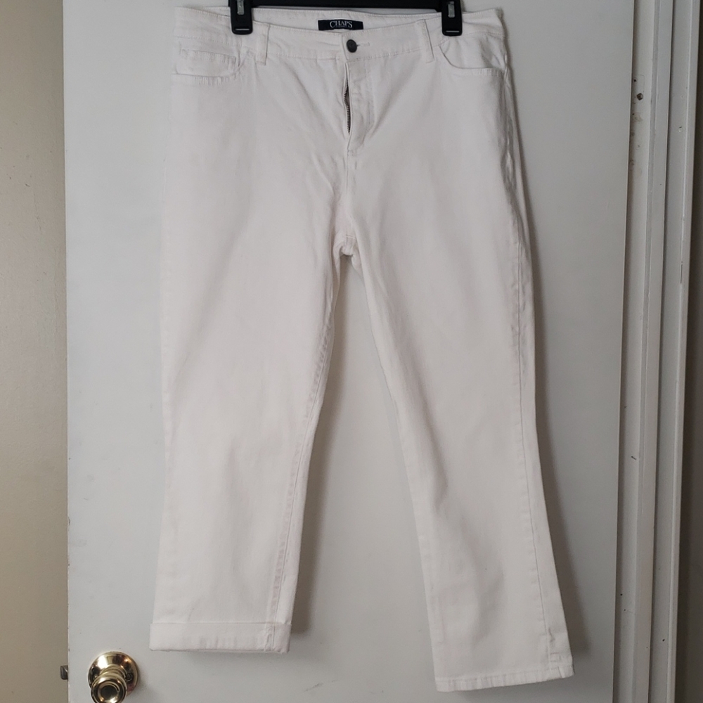 Chaps White Capri pants